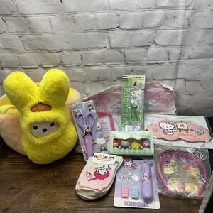 Peeps x Hello Kitty & Friends Pompuri Easter Peeps Basket Yellow With Extras